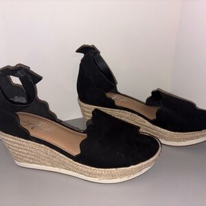 Women’s Black Wedge Heeled Sandals Size 10 Vintage 7 Eight Brand